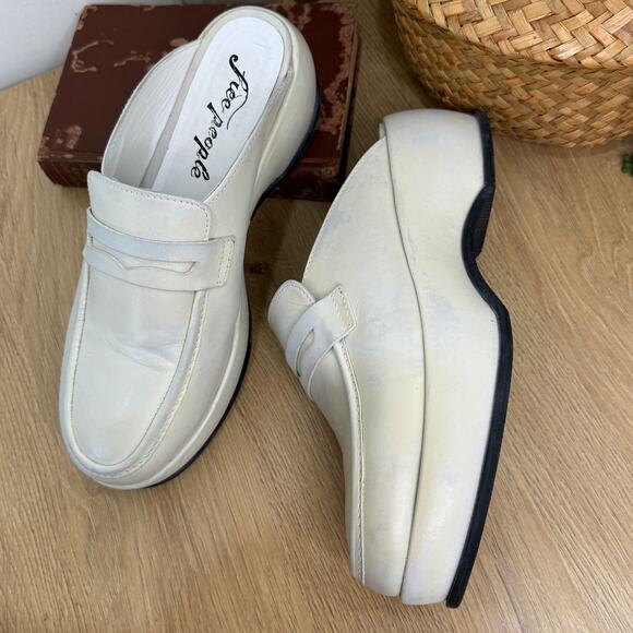FREE PEOPLE Winston Platform Loafer Mules SZ 39.5 / 9.5 Distressed White Leather - Picture 2 of 11